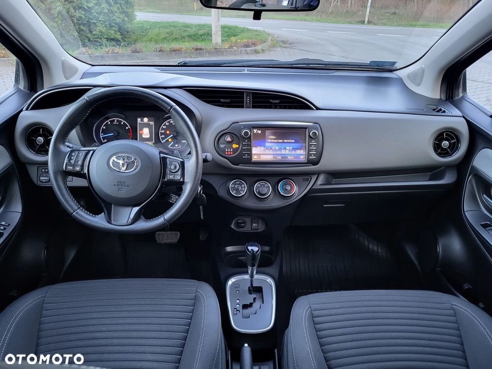 Toyota Yaris 1.5 Premium CVT - 22
