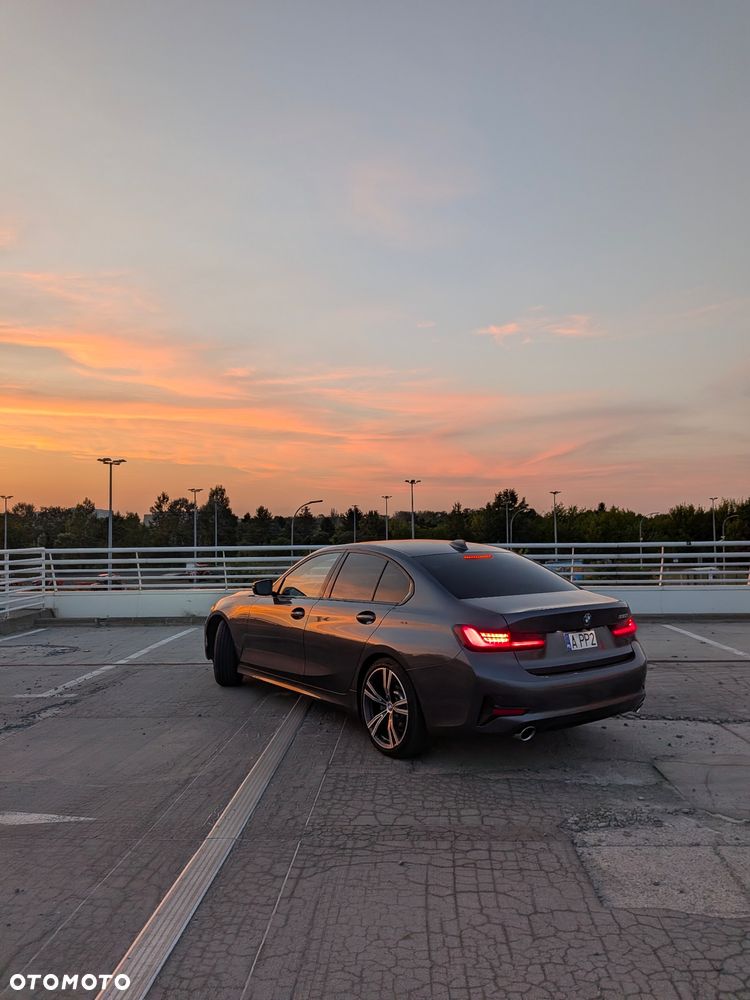 BMW Seria 3 330i Sport Line - 7