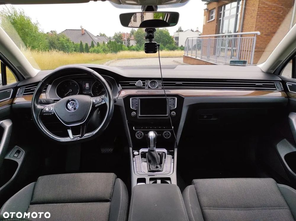 Volkswagen Passat Variant 2.0 TDI SCR DSG Highline - 8