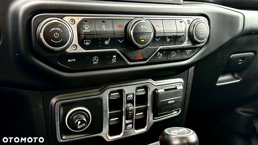 Jeep Wrangler Unlimited GME 2.0 Turbo Sahara - 16