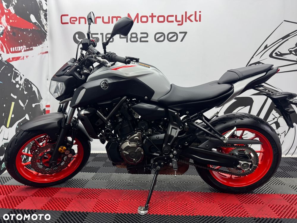 Yamaha MT - 6