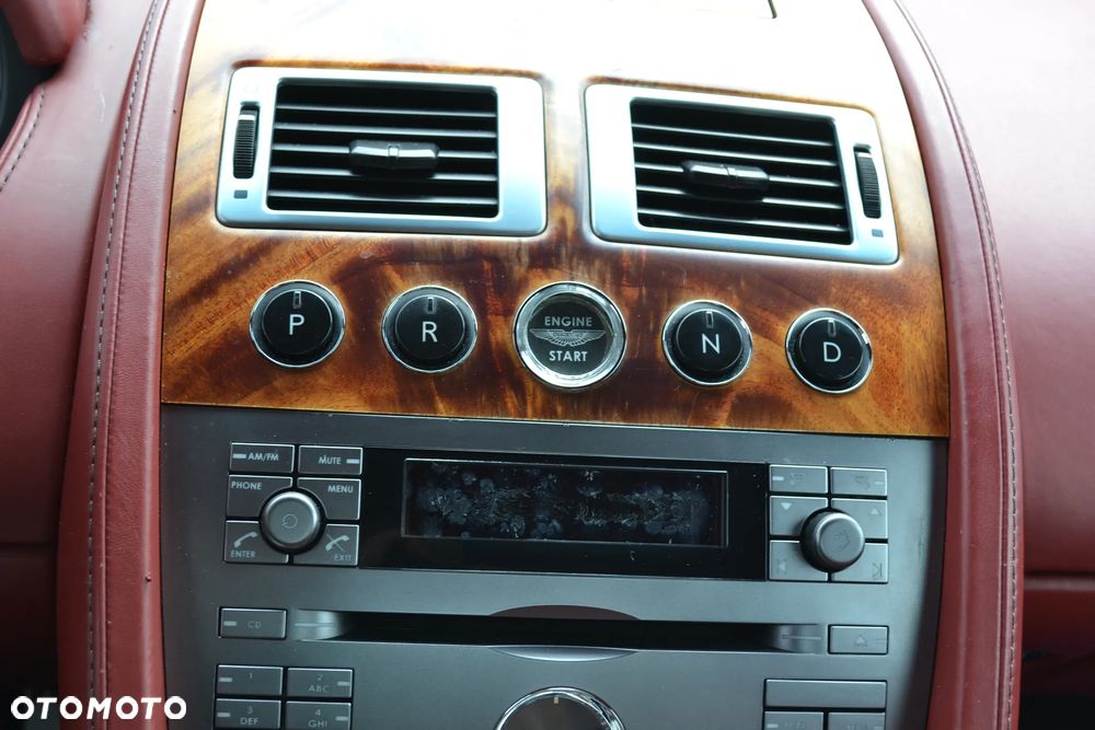 Aston Martin DB9 Touchtronic - 14