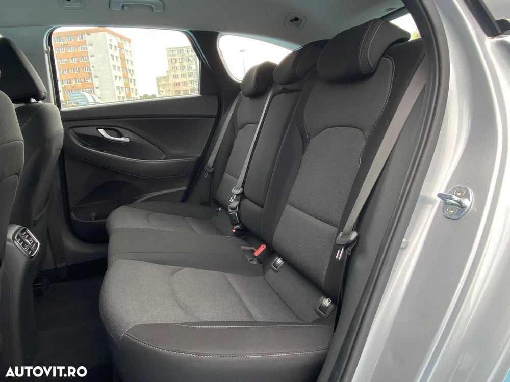 Hyundai i30 1.6 CRDI DCT Select - 25