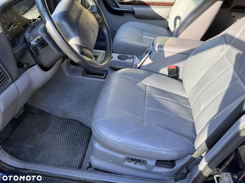 Jeep Cherokee - 12
