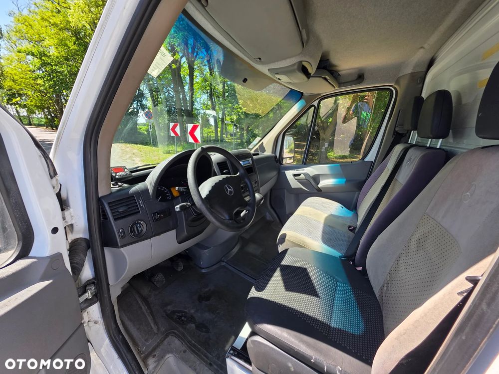Mercedes-Benz Sprinter - 13