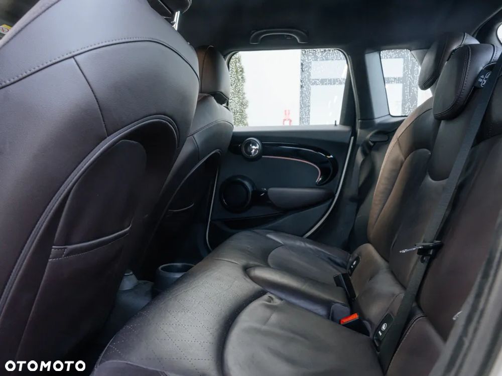 MINI Cooper Standard - 11