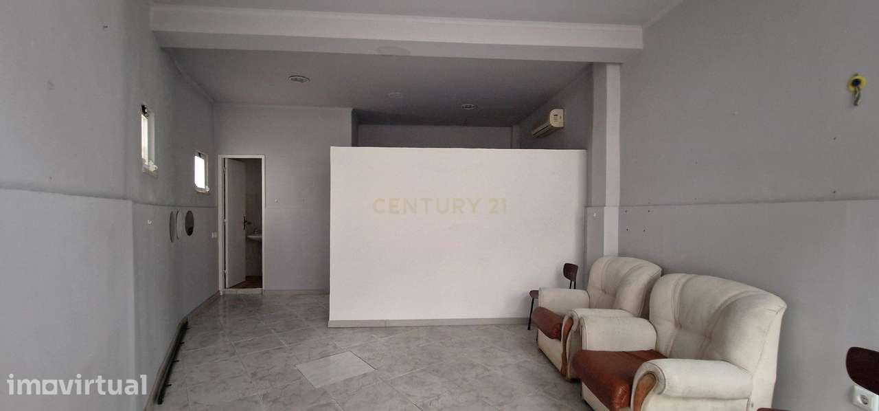 Prédio no centro do Entroncamento - Grande imagem: 2/8