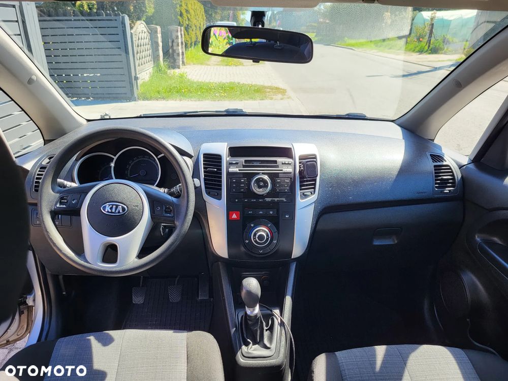 Kia Venga - 8