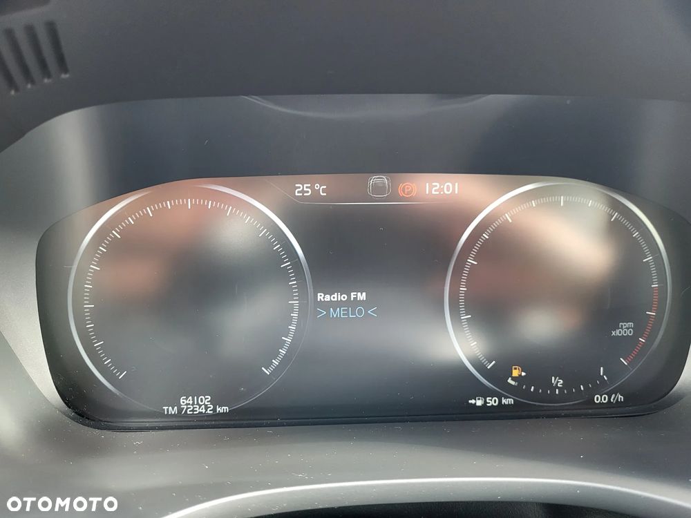 Volvo XC 60 B4 B Momentum - 9