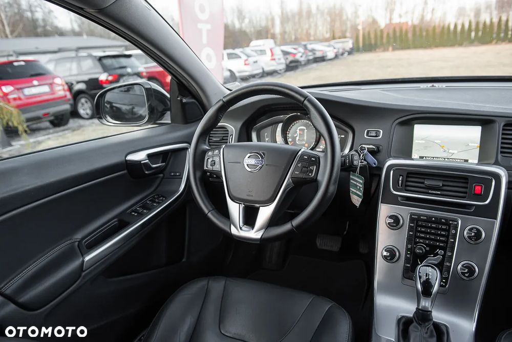 Volvo V60 Cross Country - 28