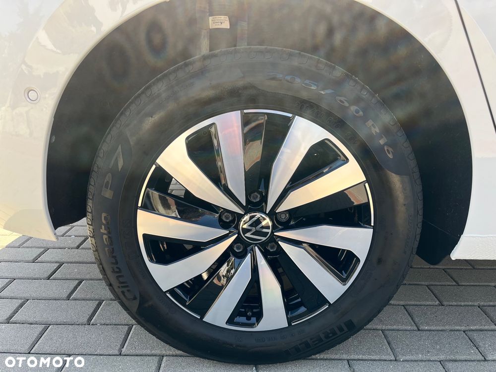 Volkswagen Touran 2.0 TDI SCR DSG ACTIVE - 18