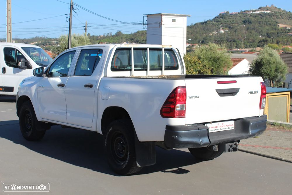 Toyota Hilux 2.4 D-4D 4WD CD CM - 7