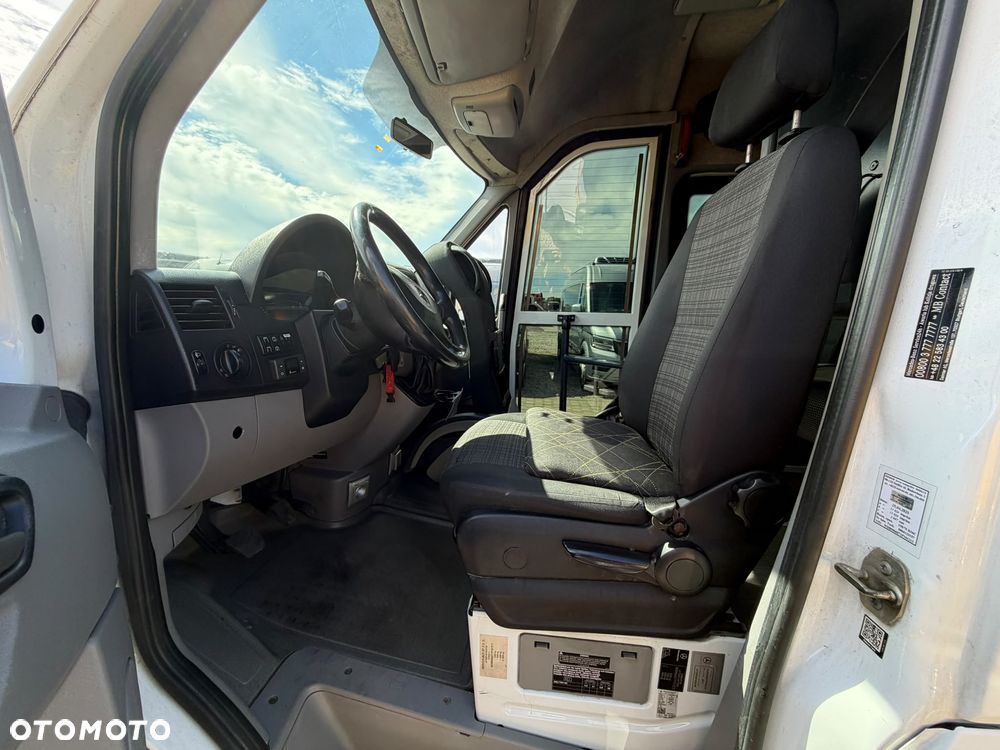Mercedes-Benz Sprinter 519 - 16