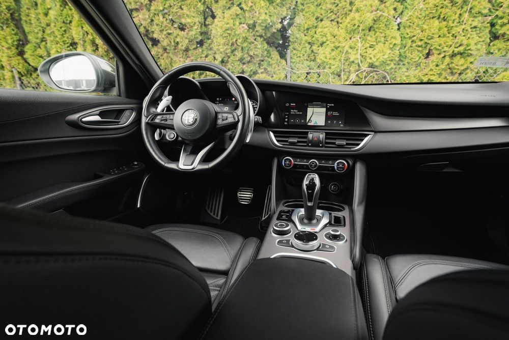 Alfa Romeo Giulia 2.0 Turbo Veloce Q4 - 16