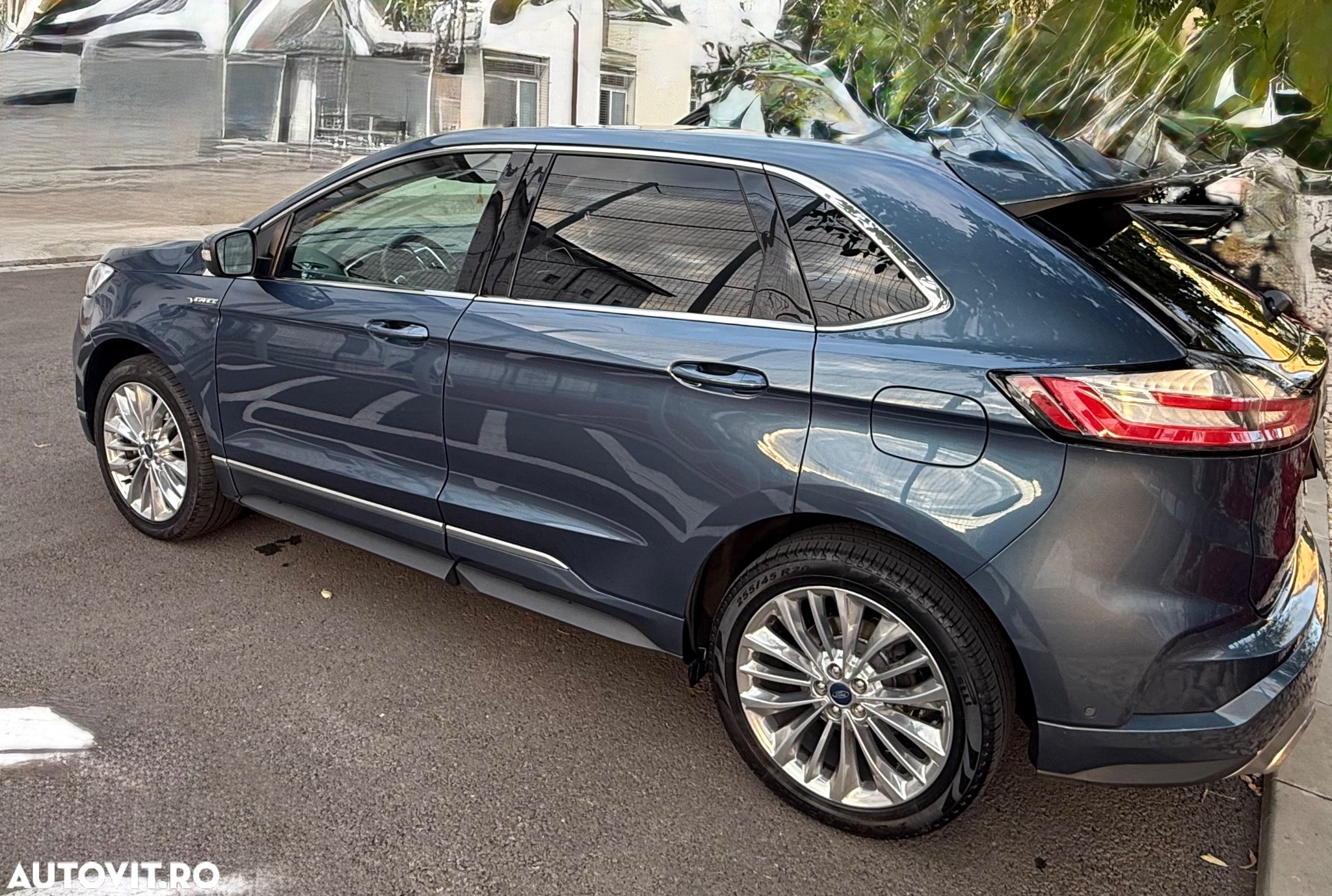 Ford Edge 2.0 Panther A8 AWD Vignale - 4