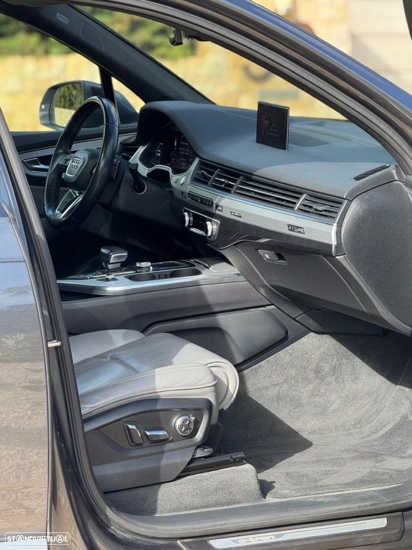 Audi Q7 3.0 TDI E-tron quattro S-line Tiptronic - 16