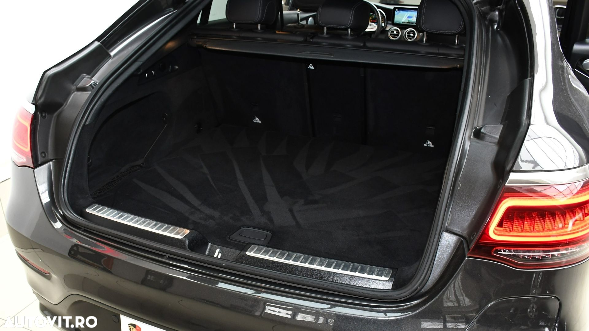 Mercedes-Benz GLC Coupe 300 e 4Matic 9G-TRONIC AMG Line - 31