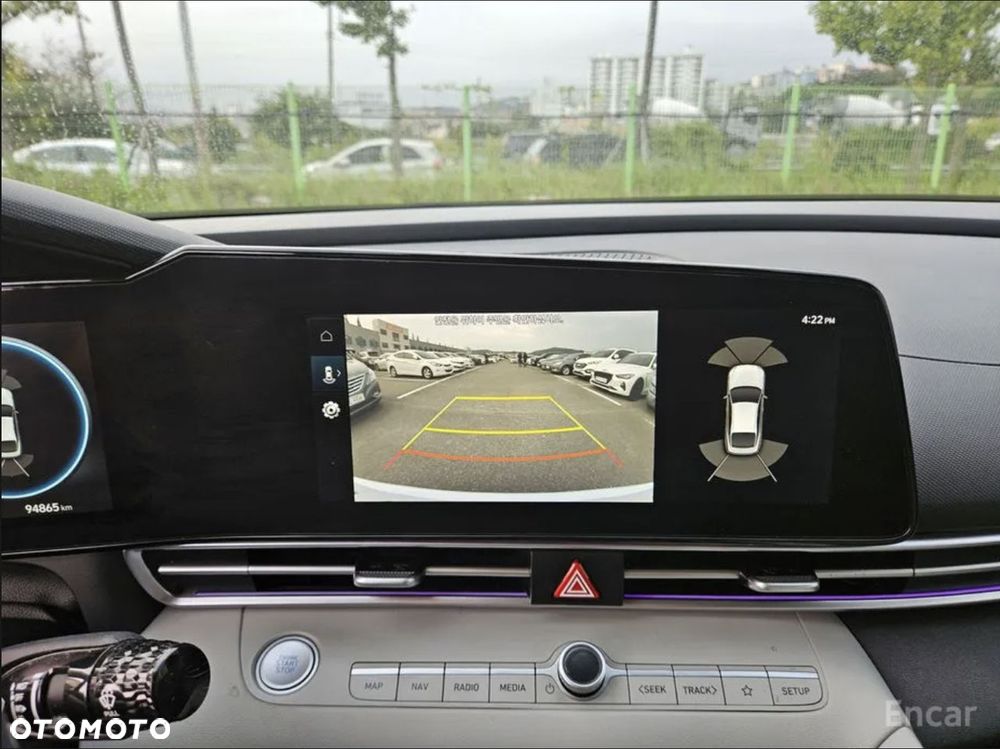 Hyundai Elantra - 8