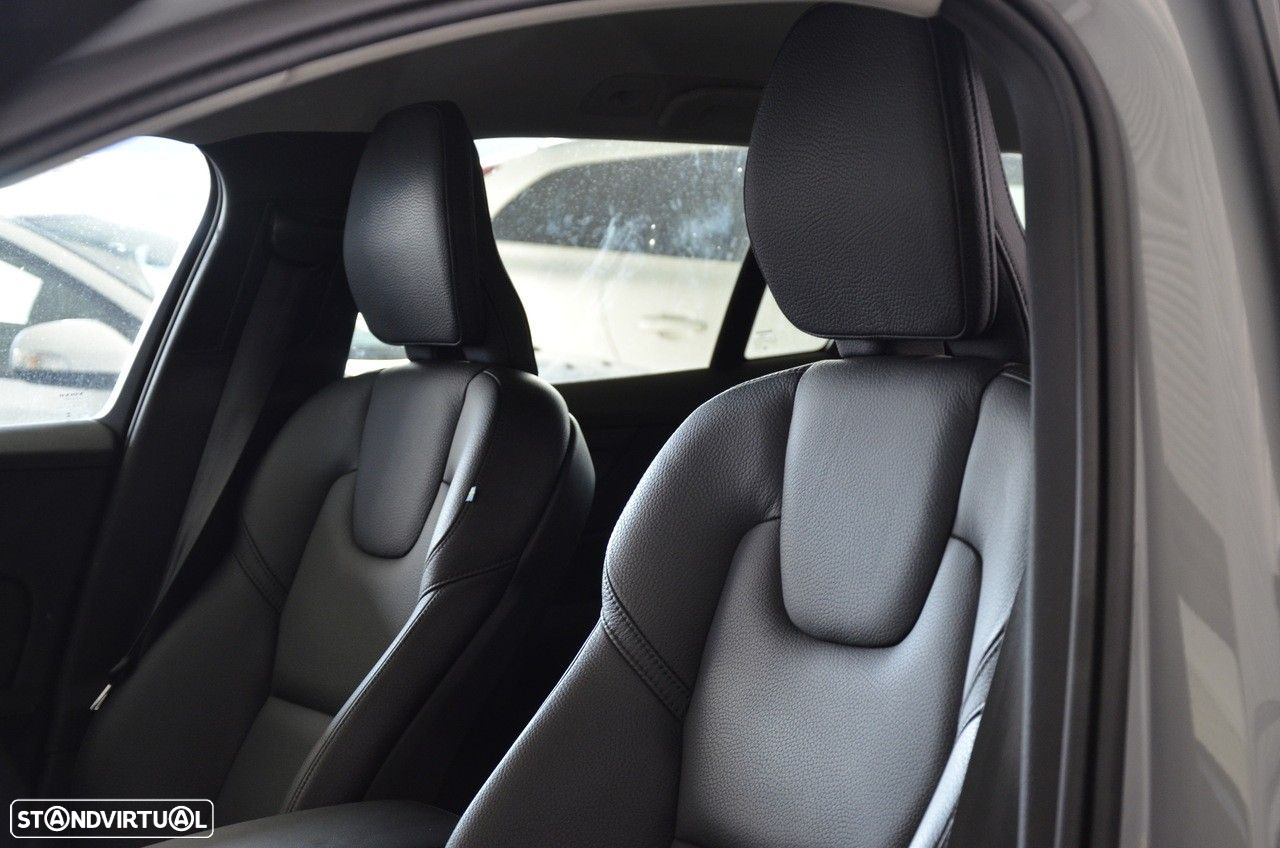 Volvo V60 2.0 T6 AWD TE Plus Dark - 5