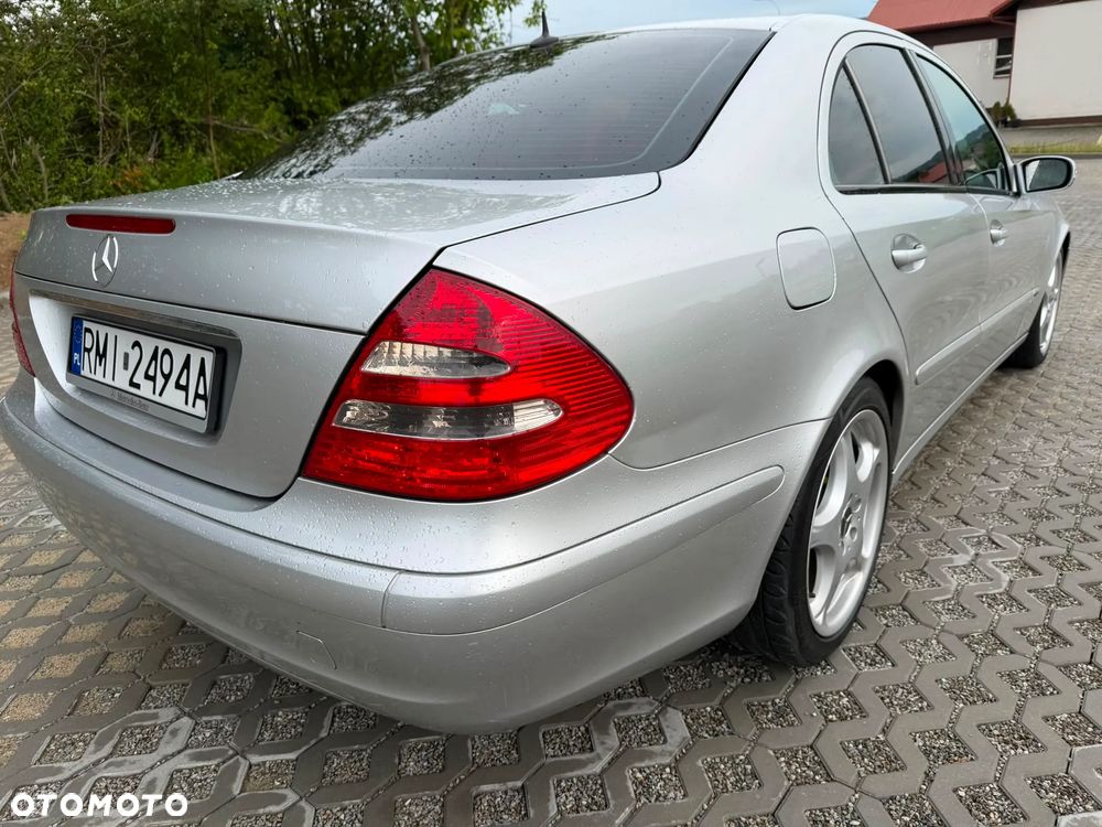 Mercedes-Benz Klasa E 270 CDI Avantgarde - 15