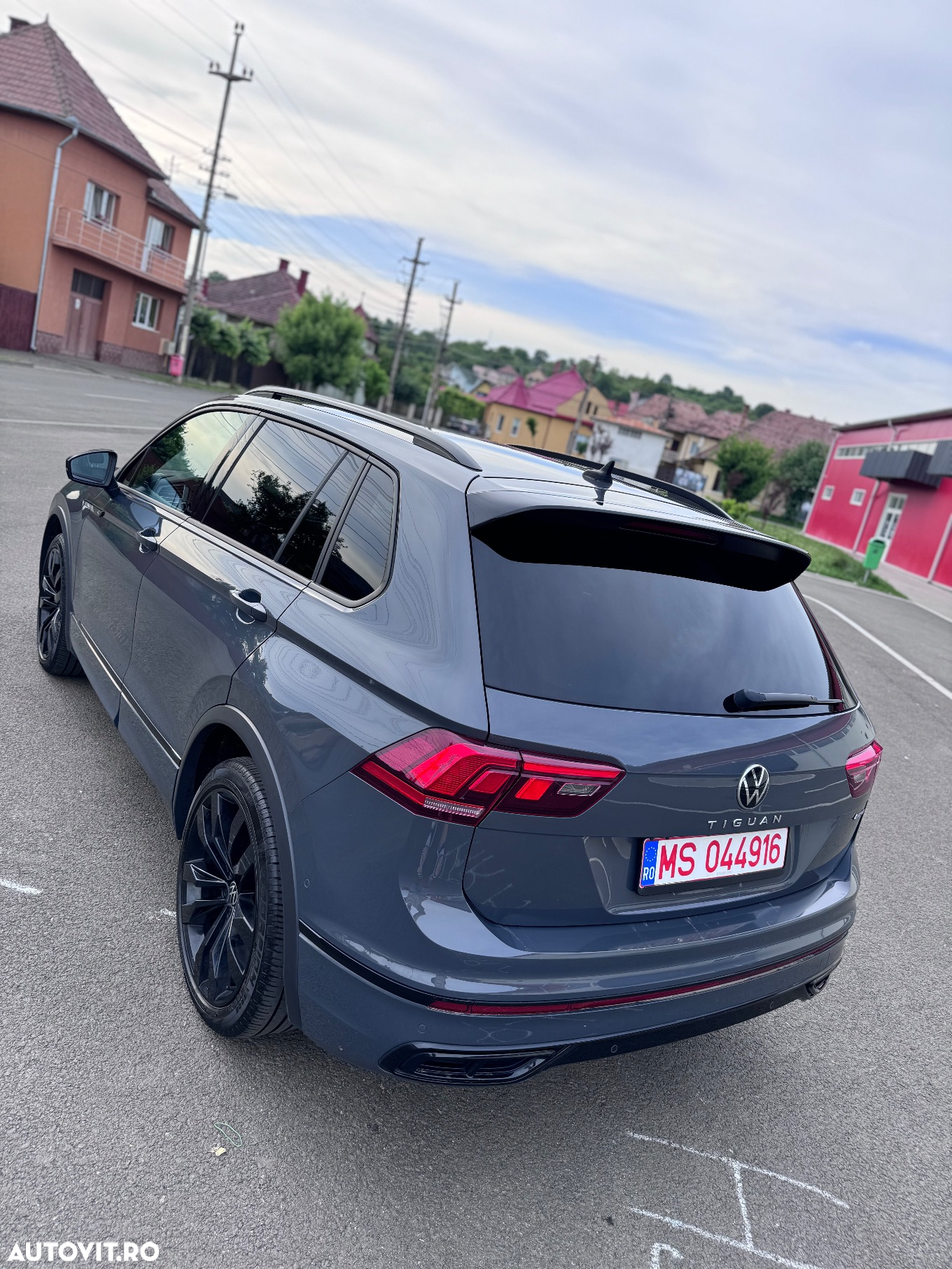 Volkswagen Tiguan 2.0 TDI SCR DSG 4Motion R-Line - 4