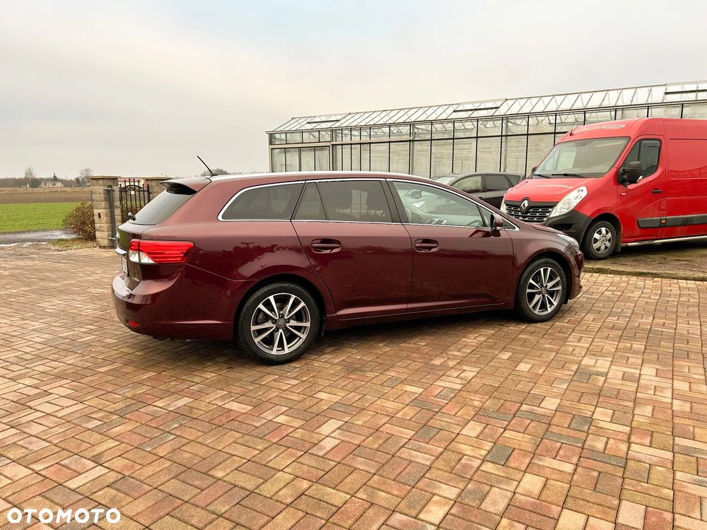 Toyota Avensis 1.8 Sol NAVI - 13