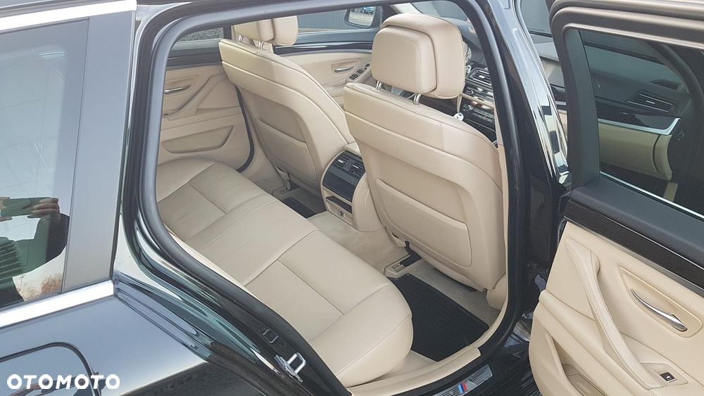 BMW Seria 5 520d xDrive - 32