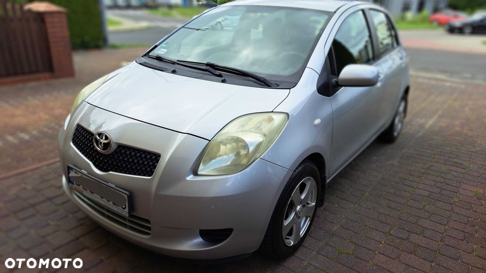 Toyota Yaris - 4
