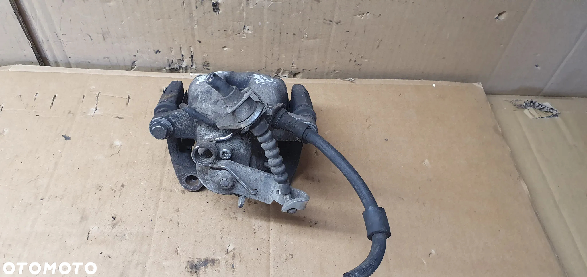 Zacisk hamulcowy prawy tył tylny prawy VW Touran - 3