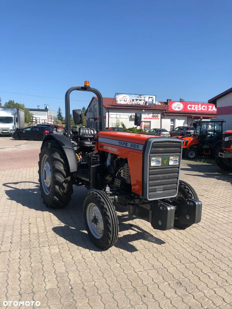 Inny TAFE 240S - 3