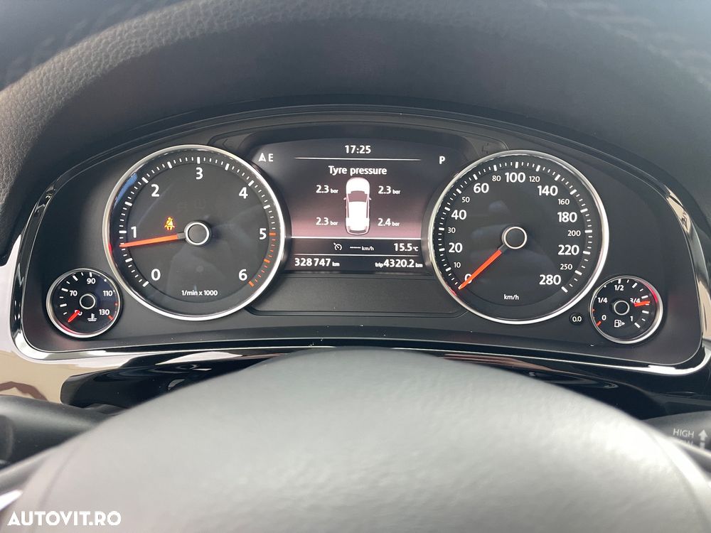 Volkswagen Touareg 3.0 V6 TDI BMT - 39