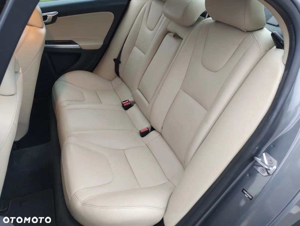 Volvo S60 - 15