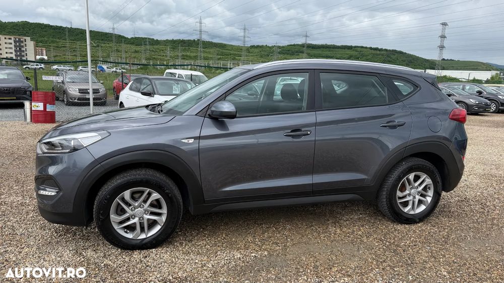 Hyundai Tucson 2.0 CRDI 4WD 6MT Style - 24
