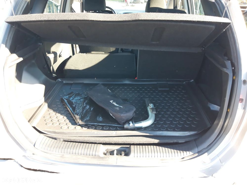 Hyundai ix20 1.4 blue - 14