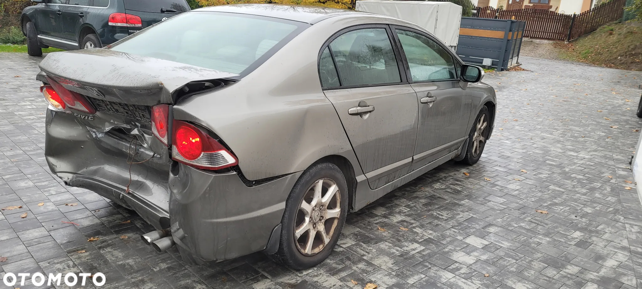 honda civic VIII sedan kod koloru NM701M na śrubki - 4