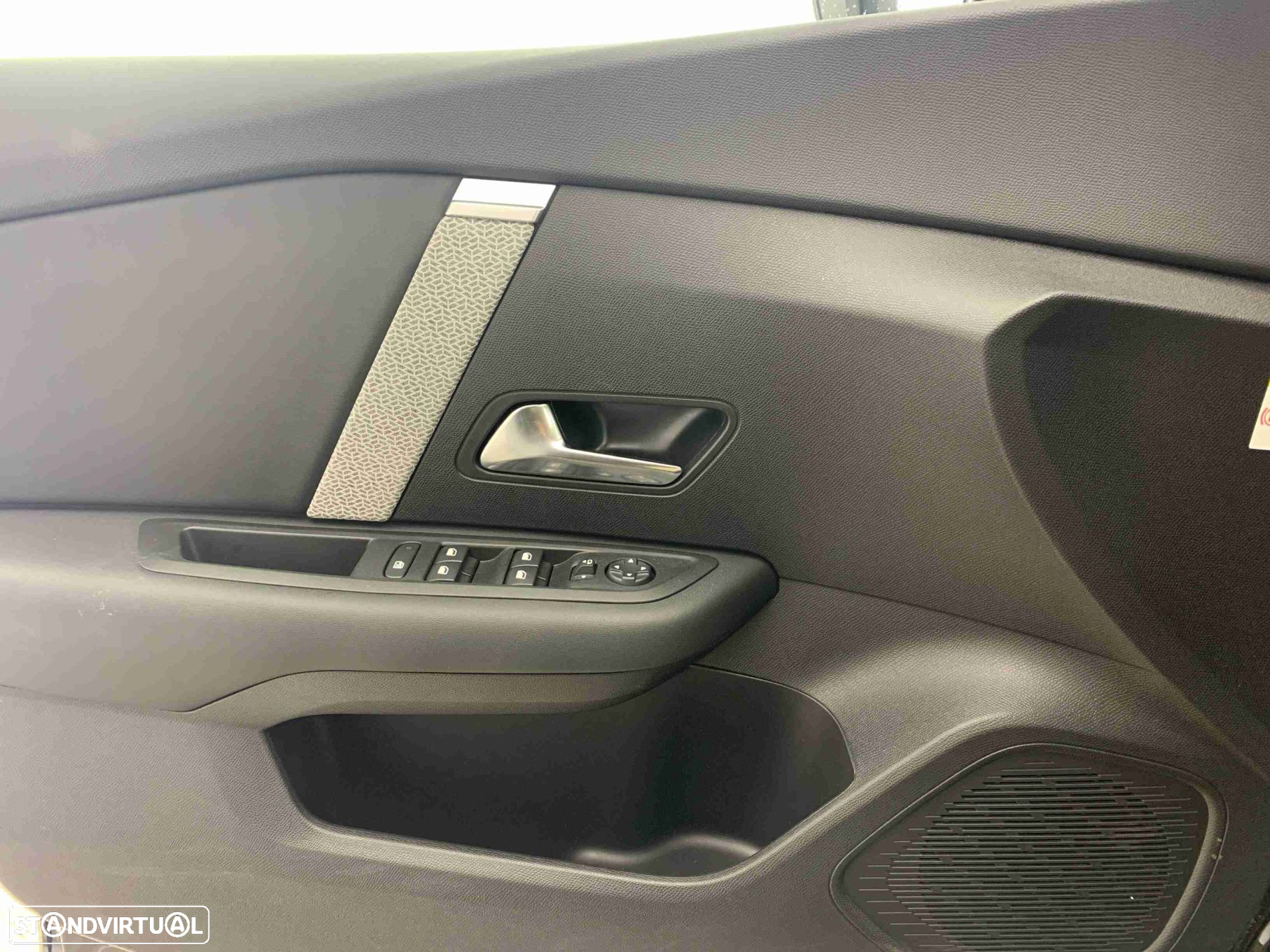 Citroën C4 X 1.2 PureTech Plus EAT8 - 10