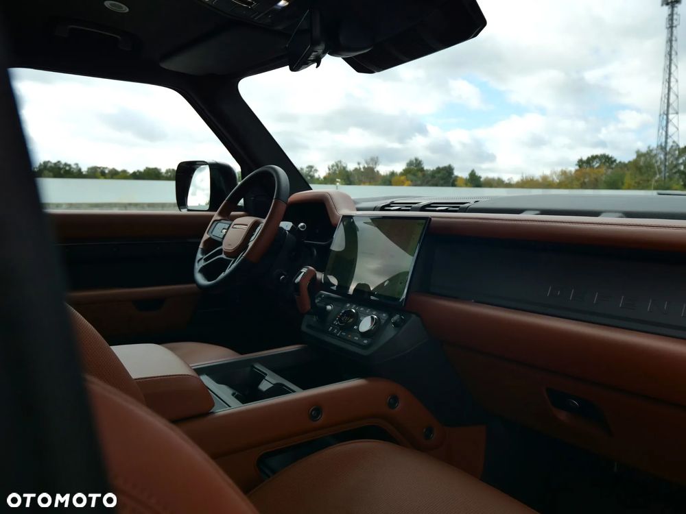 Land Rover Defender - 39