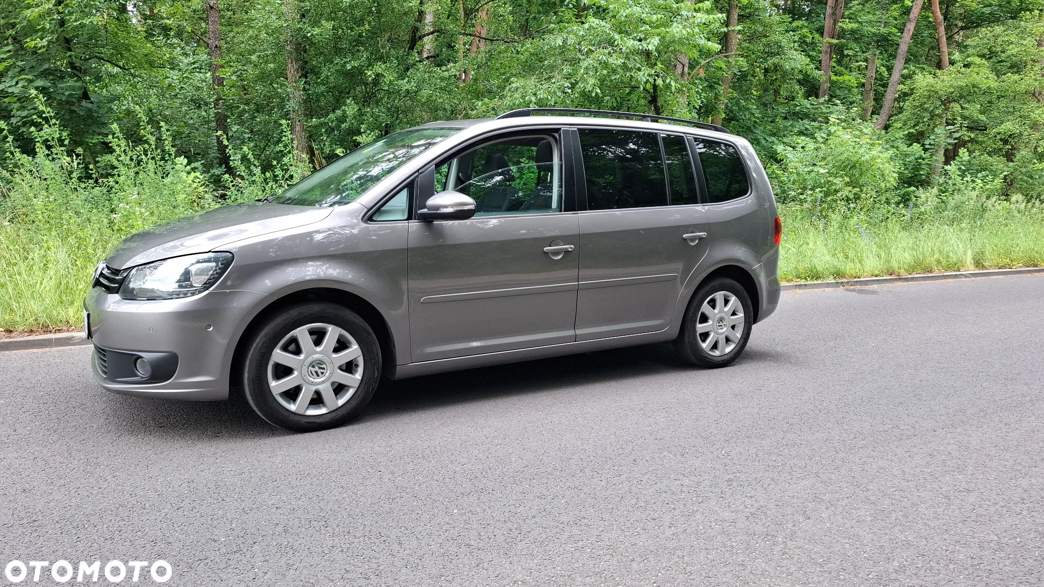 Volkswagen Touran 2.0 TDI DSG Highline - 3