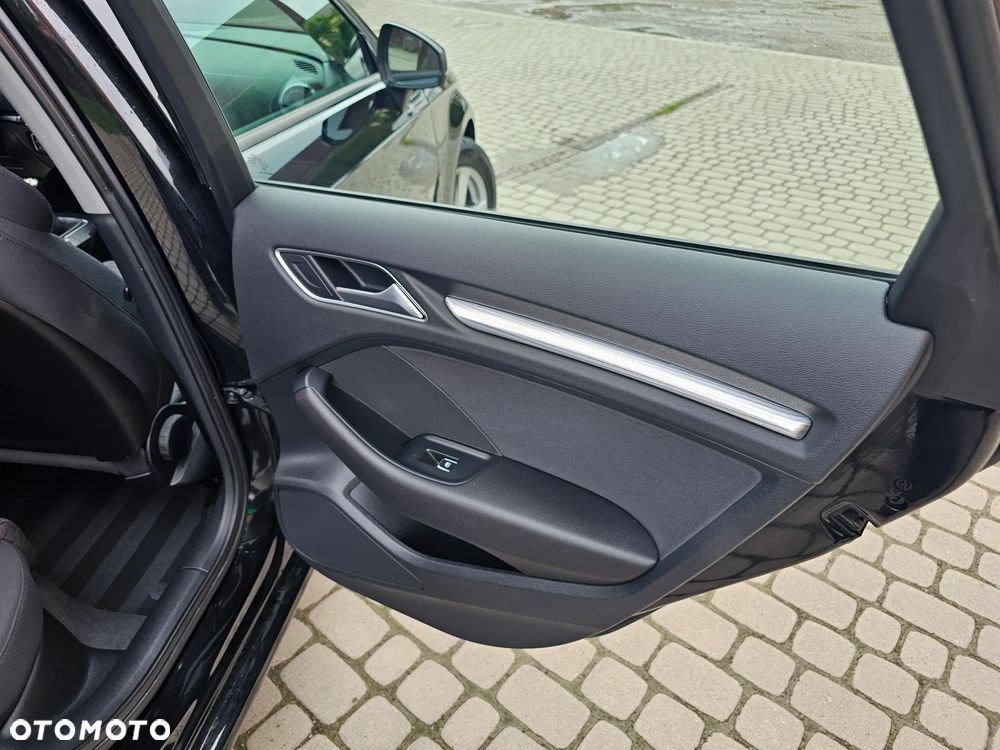 Audi A3 Sportback 2.0 TDI Ambiente - 22
