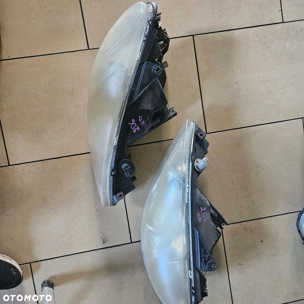 Lampa / Lampy / przednie przod prawa lewa / Peugeot 206 HB - 2