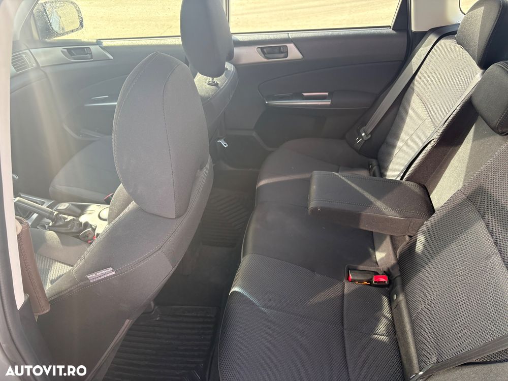 Subaru Forester 2.0X +DR LM - 9