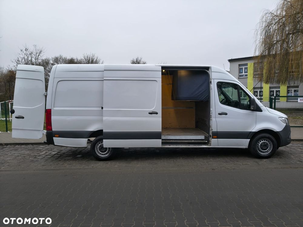 Mercedes-Benz Sprinter - 10