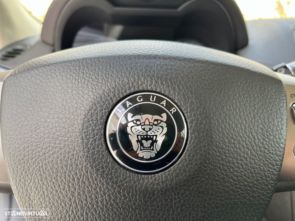 Jaguar XK 4.2 V8 Coupé - 30