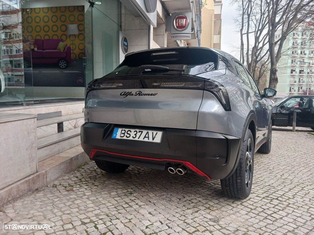 Alfa Romeo Junior 1.2 Speciale eDCT6 - 8