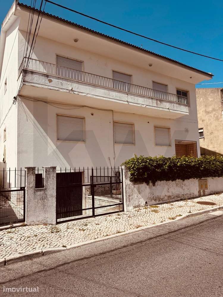 Prédio Misto com 2 T3 Habitação + Armazém Industrial | Excelente Inves - Grande imagem: 2/51