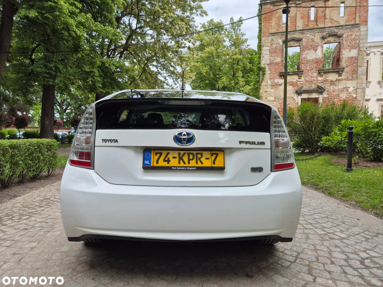 Toyota Prius (Hybrid) Executive - 15