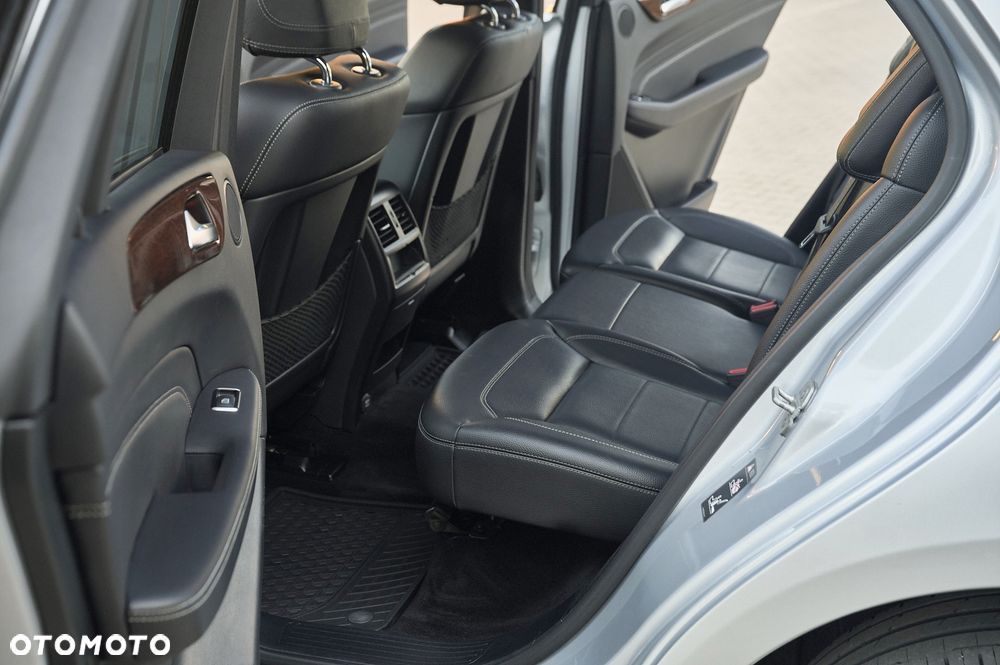 Mercedes-Benz ML 350 4Matic 7G-TRONIC - 22
