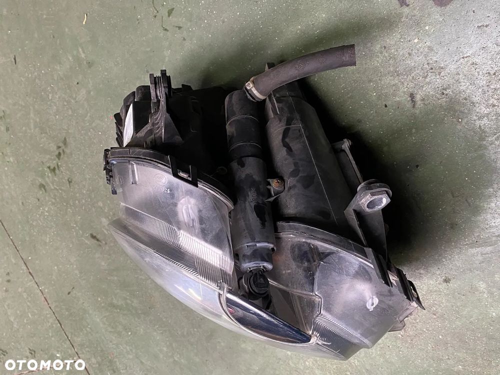 RELFEKTOR LAMPA PRAWA MINI COOPER R56 0301225274 - 2