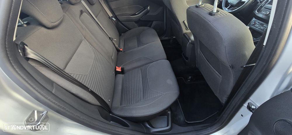 Ford Focus 1.0 EcoBoost Titanium - 9