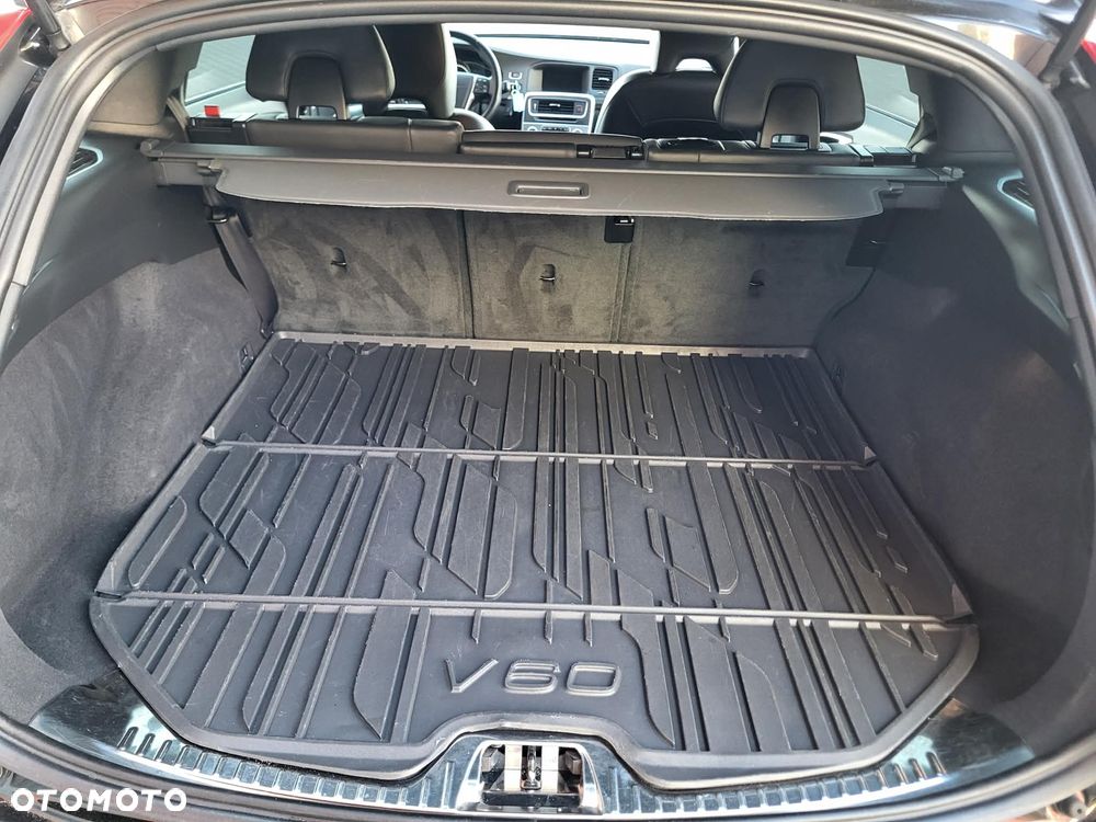 Volvo V60 D4 Momentum - 12